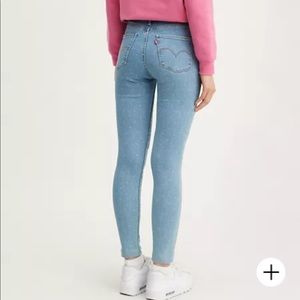 Levi’s Skinny Jeans with Polka Dots